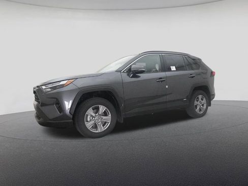 New 2025 Toyota RAV4 XLE image 18