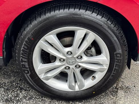 Used 2011 Hyundai Tucson 2WD image 12
