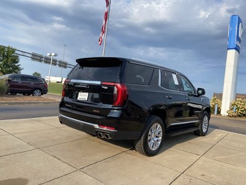 Used 2025 GMC Yukon Denali RWD image 11