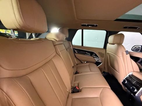 Used 2025 Land Rover Range Rover SE AWD/4WD image 39