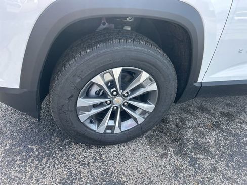 New 2026 Chevrolet Equinox LT image 10