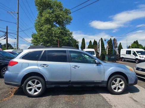 Used 2013 Subaru Outback 2.5i Premium AWD/4WD image 6