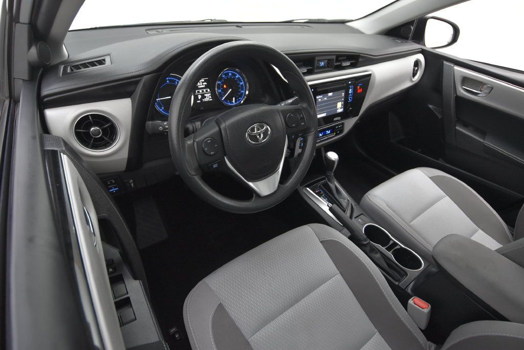 Used 2018 Toyota Corolla LE FWD image 27
