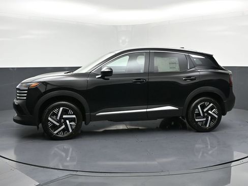 New 2026 Nissan Kicks SV image 2
