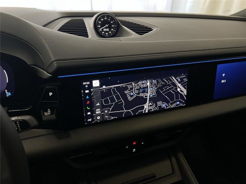 Used 2025 Porsche Macan Turbo Electric image 23