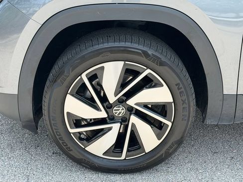 Used 2024 Volkswagen Atlas SE FWD image 10