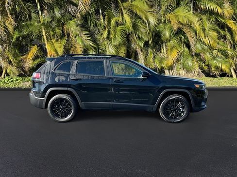 Used 2023 Jeep Cherokee Altitude Lux image 4