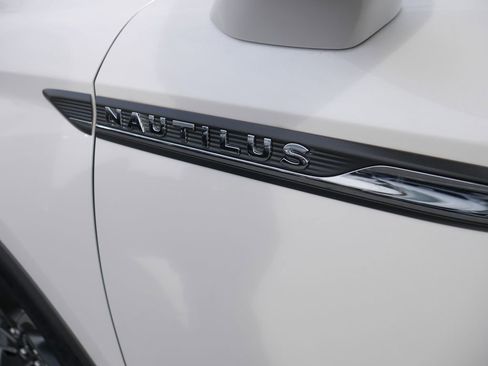 Used 2019 Lincoln Nautilus Reserve w/ Ultimate Package AWD/4WD image 13