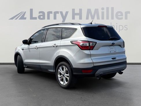 Used 2018 Ford Escape SE FWD image 3