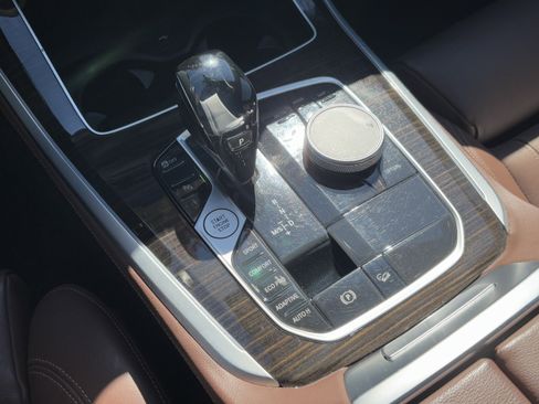 Used 2021 BMW X5 xDrive40i w/ Premium Package image 26