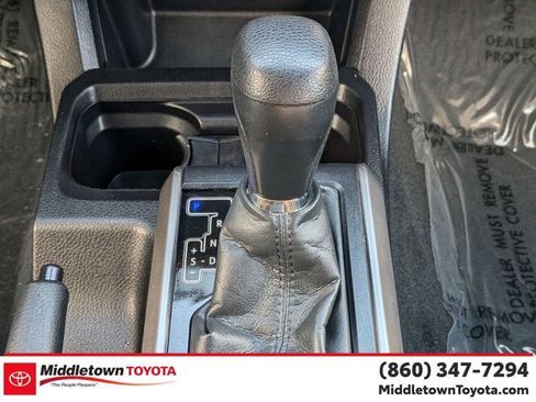 Certified 2022 Toyota Tacoma SR5 AWD/4WD image 27