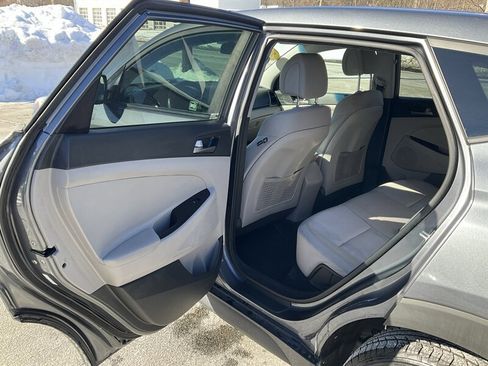 Used 2018 Hyundai Tucson SE image 12