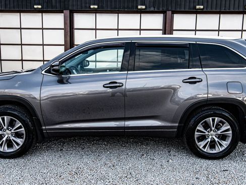 Used 2014 Toyota Highlander XLE image 13