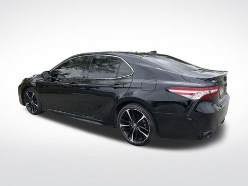 Used 2020 Toyota Camry XSE image 5