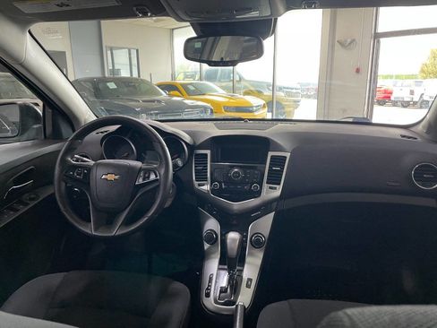 Used 2016 Chevrolet Cruze LT image 24