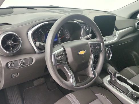 Certified 2025 Chevrolet Blazer LT FWD image 13