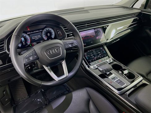 Used 2023 Audi Q7 2.0T Premium w/ Convenience Package image 9