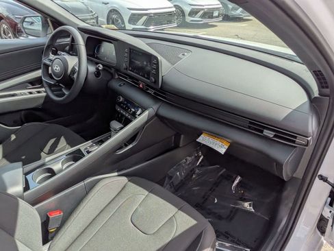 New 2026 Hyundai Elantra SEL Sport Premium FWD image 31