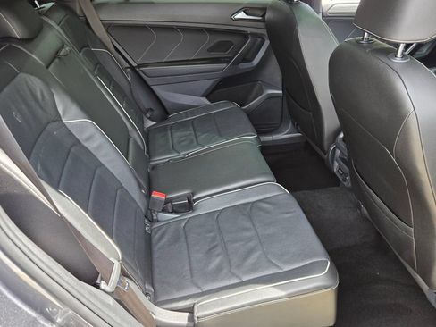 Certified 2022 Volkswagen Tiguan SEL R-Line AWD/4WD image 17