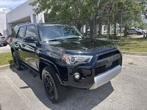 Used 2023 Toyota 4Runner TRD Off-Road Premium w/ Moonroof Package AWD/4WD image 2