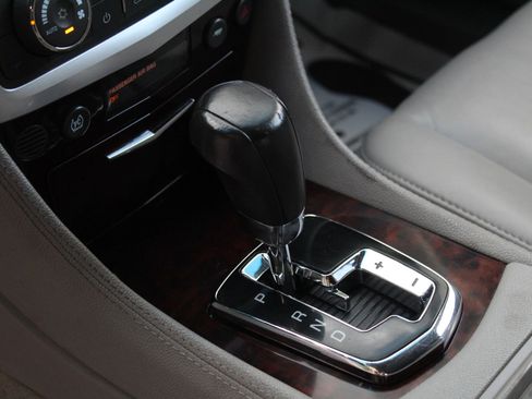 Used 2007 Cadillac SRX w/ Theater Package image 25