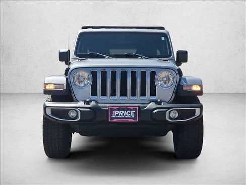 Used 2019 Jeep Wrangler Unlimited Sahara AWD/4WD image 2