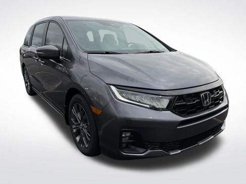 New 2026 Honda Odyssey Touring image 8