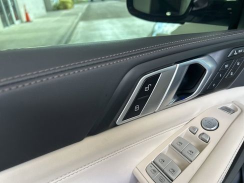 Used 2024 BMW X7 xDrive40i w/ Executive Package image 50