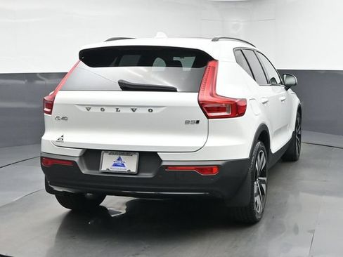 Used 2023 Volvo XC40 B5 Plus w/ Driver Assist Package AWD/4WD image 8