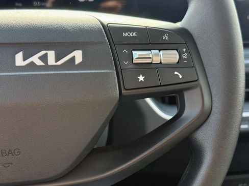 Used 2025 Kia K4 FWD image 16