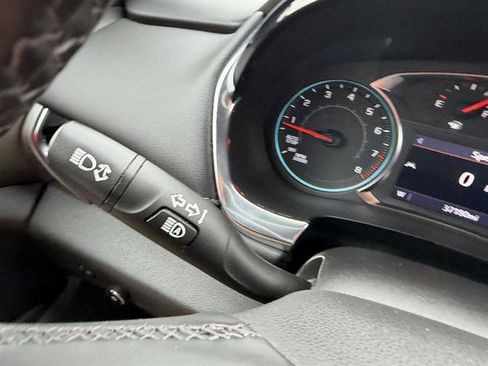 Used 2023 Chevrolet Traverse LT image 36