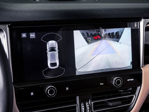 Certified 2025 Porsche Macan image 23