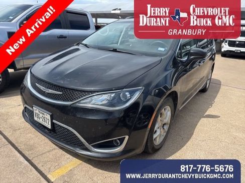 Used 2018 Chrysler Pacifica Touring-L Plus w/ Advanced Safetytec Group FWD image 1