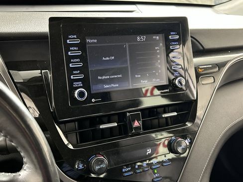 Used 2023 Toyota Camry SE image 16