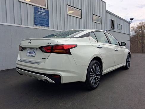 Used 2023 Nissan Altima 2.5 SV w/ SV Premium Package AWD/4WD image 10