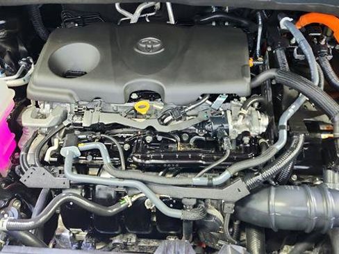 Used 2025 Toyota Sienna XLE w/ XLE Plus Package AWD/4WD image 39