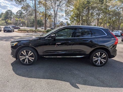 Certified 2023 Volvo XC60 B5 Ultimate w/ Climate Package image 7