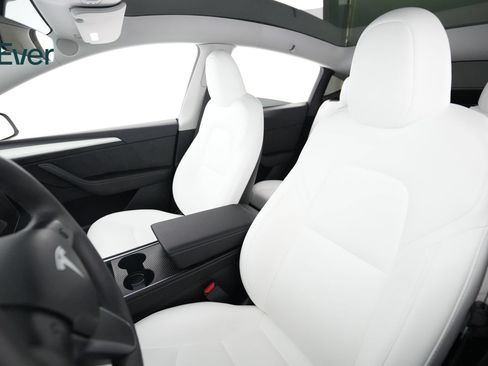 Used 2023 Tesla Model Y Long Range AWD/4WD image 4
