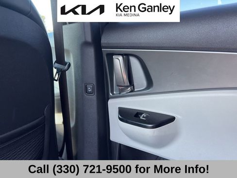 Certified 2024 Kia Carnival LX image 49