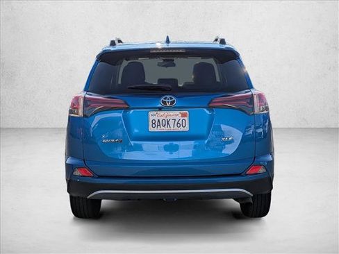 Used 2018 Toyota RAV4 XLE image 6