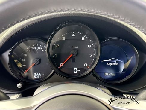 Used 2022 Porsche 718 Cayman RWD image 15
