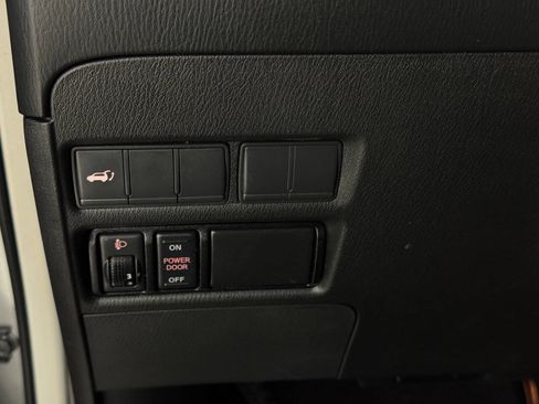 Used 2017 Nissan Armada SL image 64