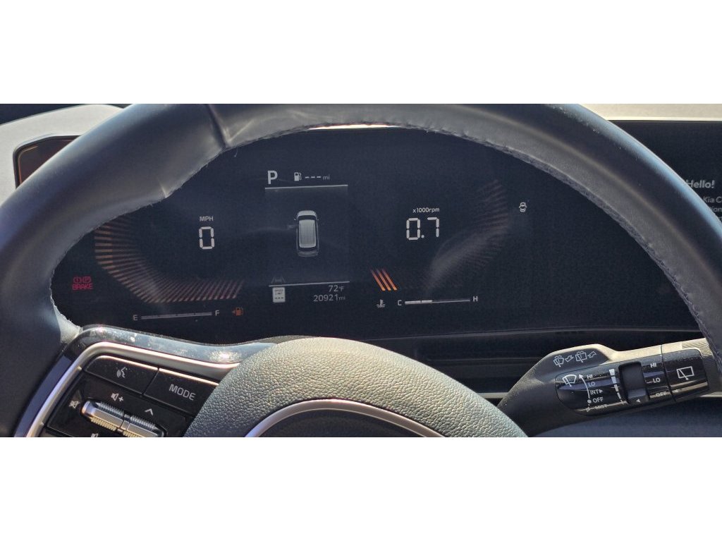 Used 2025 Kia Carnival EX FWD image 13