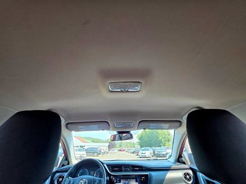 Used 2017 Toyota Corolla LE w/ Carpet Mat Package (TMS) FWD image 52