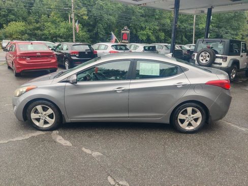 Used 2013 Hyundai Elantra GLS w/ Preferred Pkg FWD image 3