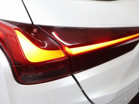 Used 2020 Lexus UX 200 200 Base w/ Premium Package image 27