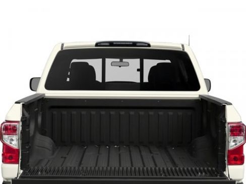 Used 2017 Nissan Titan S image 15