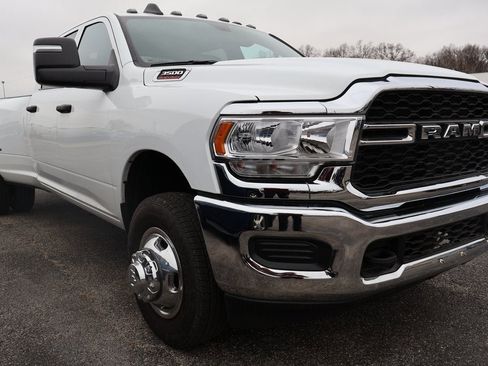 Used 2024 RAM 3500 Tradesman w/ Chrome Appearance Group image 2