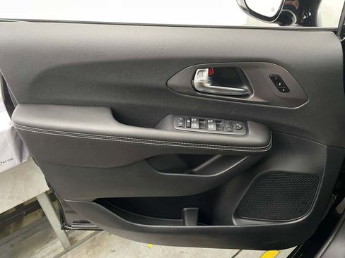 New 2026 Chrysler Pacifica Select image 20