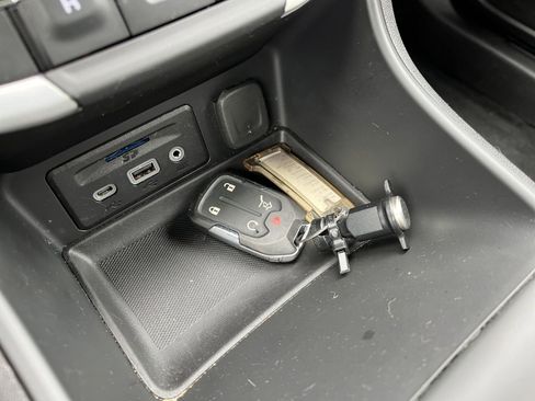Used 2024 GMC Terrain SLT AWD/4WD image 21